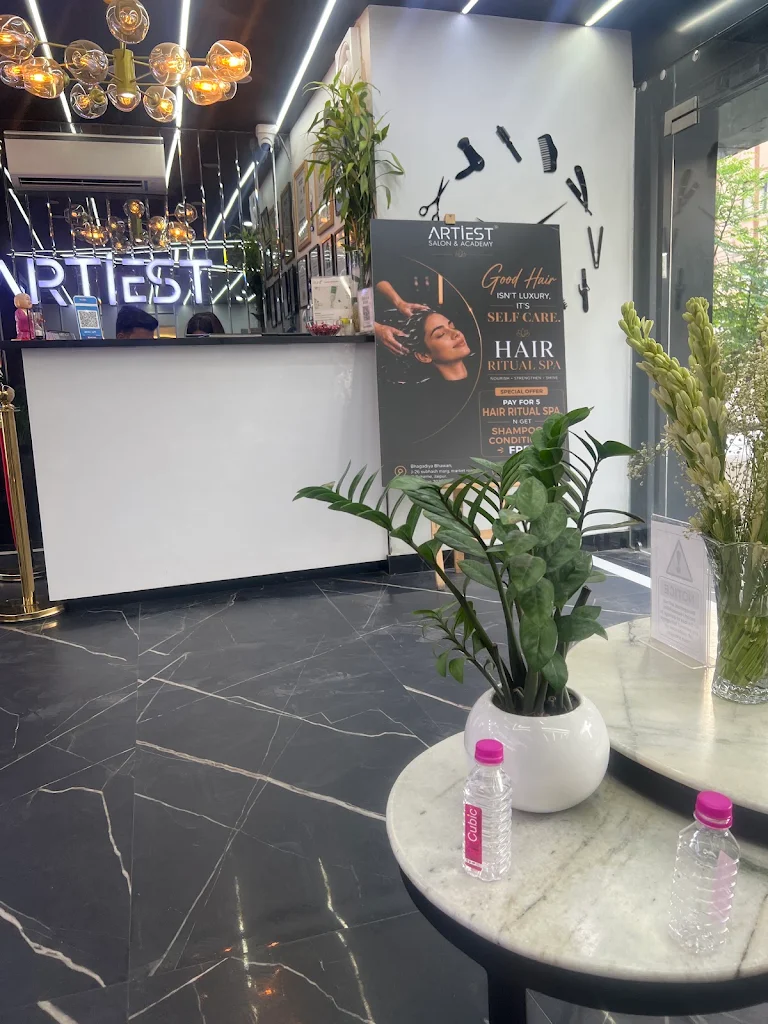 Artiest salon & academy business photo